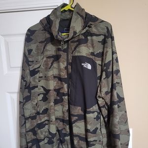 The North face camo windbreaker sz XL